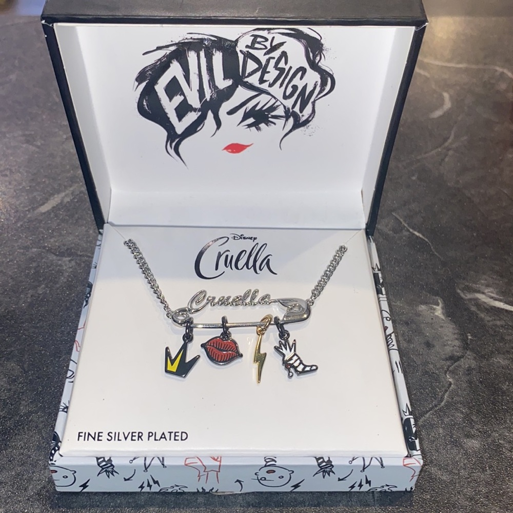 Disney Cruella Safety Pin 🧷 Necklace